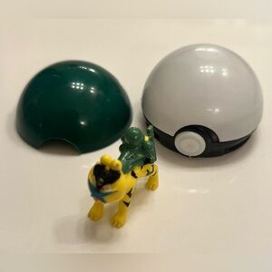 Vintage POKEMON Nintendo RAIKOU Creature Plastic 1" Mini Figure Toy